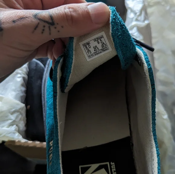 Vans - Picture 2 of 3